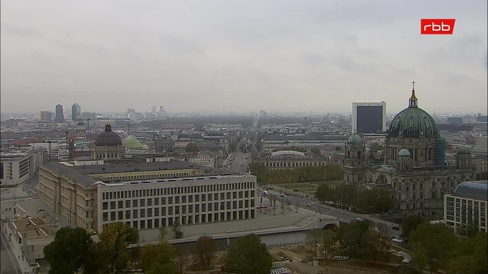 Archiv Foto Webcam Berlin: Rotes Rathaus und Berliner Dom