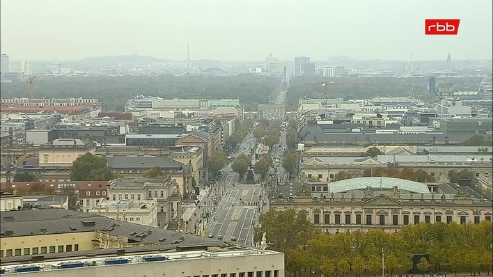 Archiv Foto Webcam Berlin: Rotes Rathaus und Berliner Dom