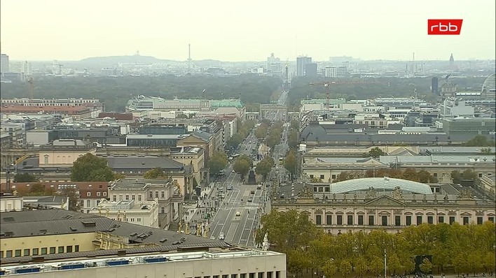 Archiv Foto Webcam Berlin: Rotes Rathaus und Berliner Dom