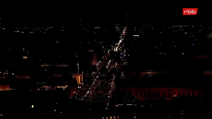 Archiv Foto Webcam Berlin: Rotes Rathaus und Berliner Dom