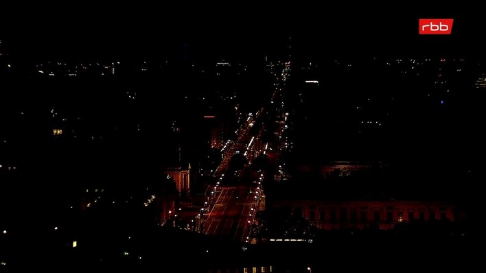 Archiv Foto Webcam Berlin: Rotes Rathaus und Berliner Dom