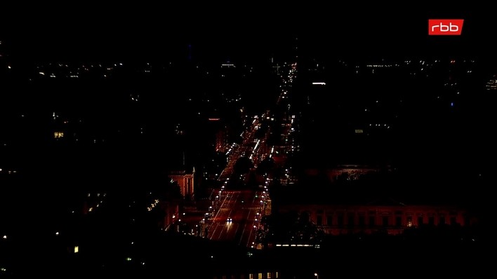 Archiv Foto Webcam Berlin: Rotes Rathaus und Berliner Dom