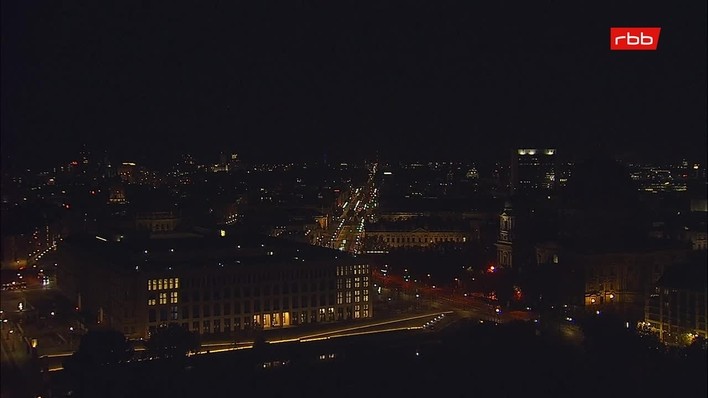 Archiv Foto Webcam Berlin: Rotes Rathaus und Berliner Dom
