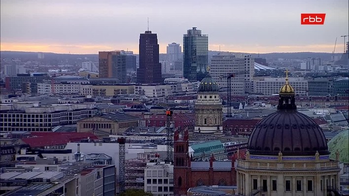 Archiv Foto Webcam Berlin: Rotes Rathaus und Berliner Dom