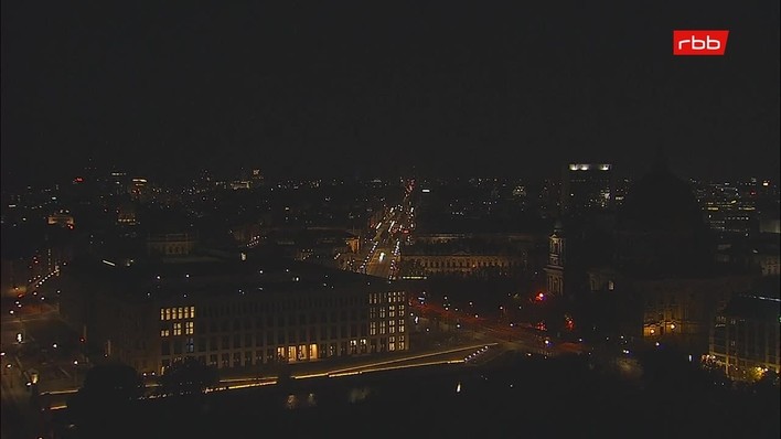 Archiv Foto Webcam Berlin: Rotes Rathaus und Berliner Dom