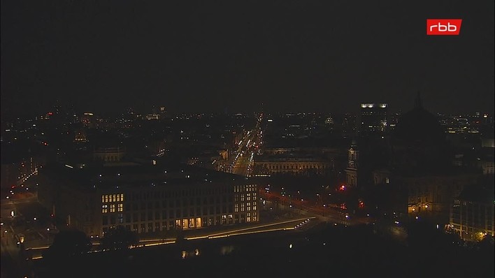 Archiv Foto Webcam Berlin: Rotes Rathaus und Berliner Dom