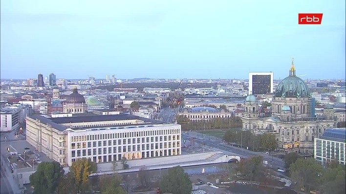 Archiv Foto Webcam Berlin: Rotes Rathaus und Berliner Dom