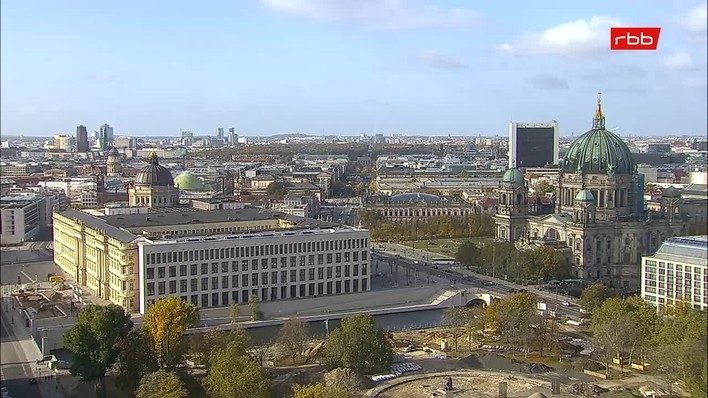 Archiv Foto Webcam Berlin: Rotes Rathaus und Berliner Dom