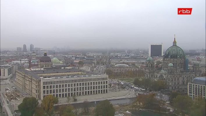 Archiv Foto Webcam Berlin: Rotes Rathaus und Berliner Dom