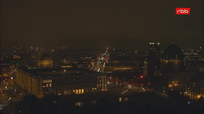 Archiv Foto Webcam Berlin: Rotes Rathaus und Berliner Dom