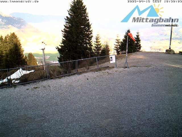 Archiv Foto Webcam Immenstadt: Mittaggipfel (Blick ins Illertal)
