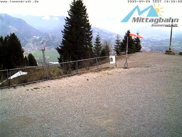 Archiv Foto Webcam Immenstadt: Mittaggipfel (Blick ins Illertal)