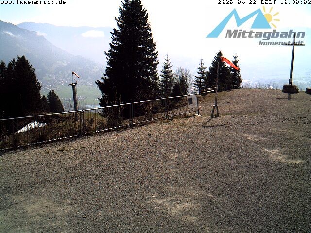 Archived image Webcam Mountain Mittagberg (View towards Valley Iller)