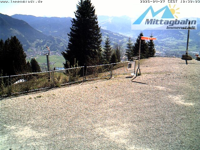 Archiv Foto Webcam Immenstadt: Mittaggipfel (Blick ins Illertal)