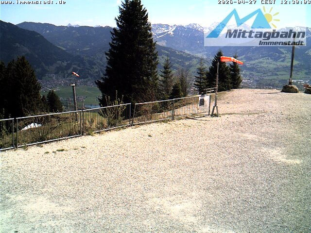 Archiv Foto Webcam Immenstadt: Mittaggipfel (Blick ins Illertal)