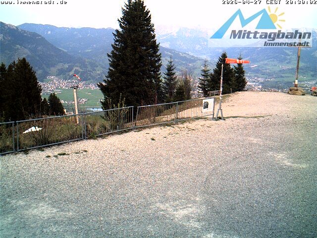 Archiv Foto Webcam Immenstadt: Mittaggipfel (Blick ins Illertal)