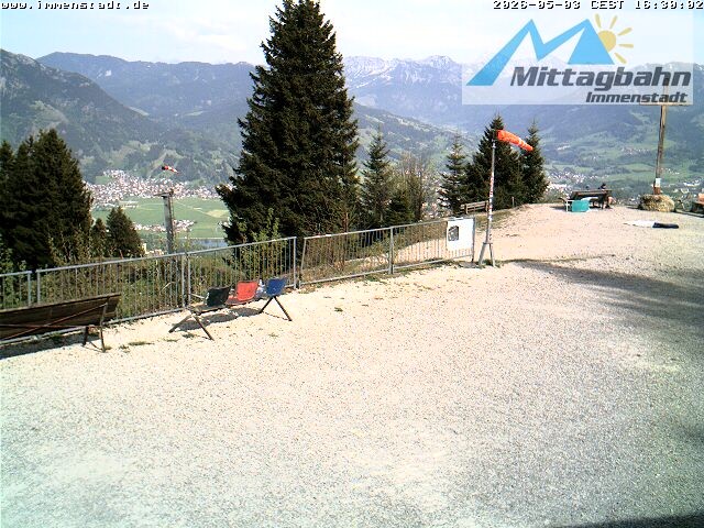 Archived image Webcam Mountain Mittagberg (View towards Valley Iller)