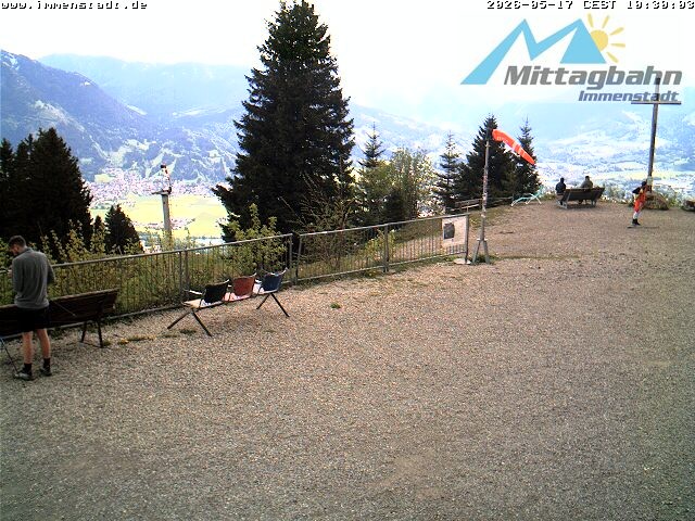 Archiv Foto Webcam Immenstadt: Mittaggipfel (Blick ins Illertal)