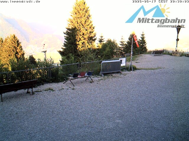 Archived image Webcam Mountain Mittagberg (View towards Valley Iller)