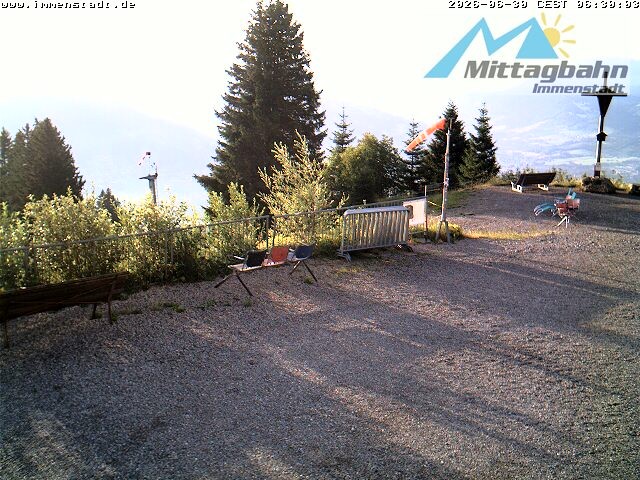 Archiv Foto Webcam Immenstadt: Mittaggipfel (Blick ins Illertal)