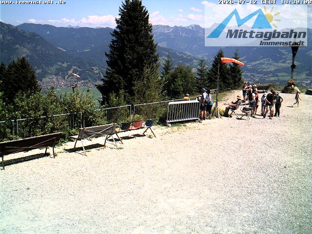 Archiv Foto Webcam Immenstadt: Mittaggipfel (Blick ins Illertal)