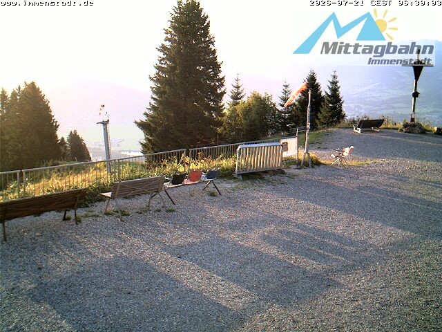 Archiv Foto Webcam Immenstadt: Mittaggipfel (Blick ins Illertal)