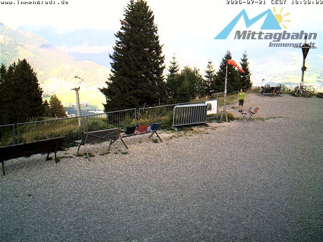 Archiv Foto Webcam Immenstadt: Mittaggipfel (Blick ins Illertal)