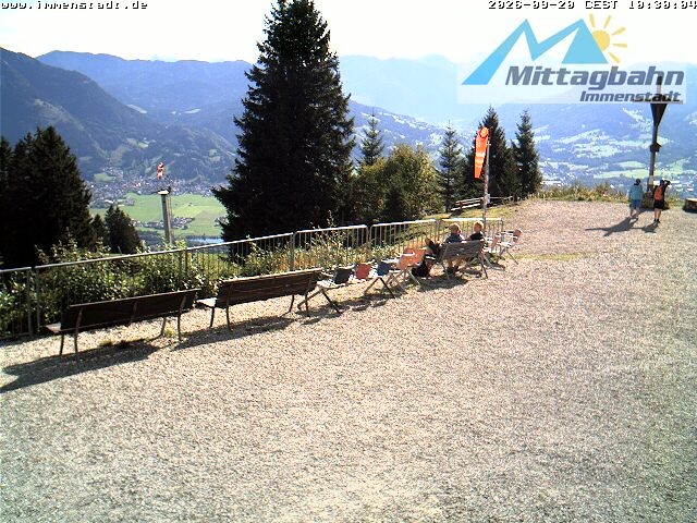 Archived image Webcam Mountain Mittagberg (View towards Valley Iller)