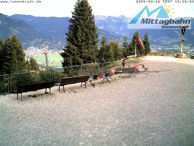 Archived image Webcam Mountain Mittagberg (View towards Valley Iller)