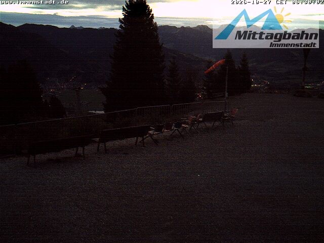 Archived image Webcam Mountain Mittagberg (View towards Valley Iller)