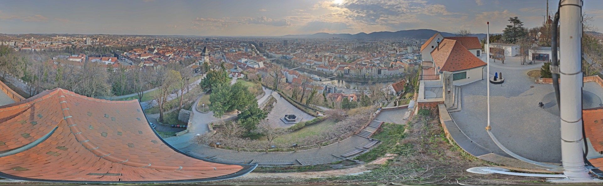 Archiv Foto Webcam Graz: Panorama vom Schlossberg