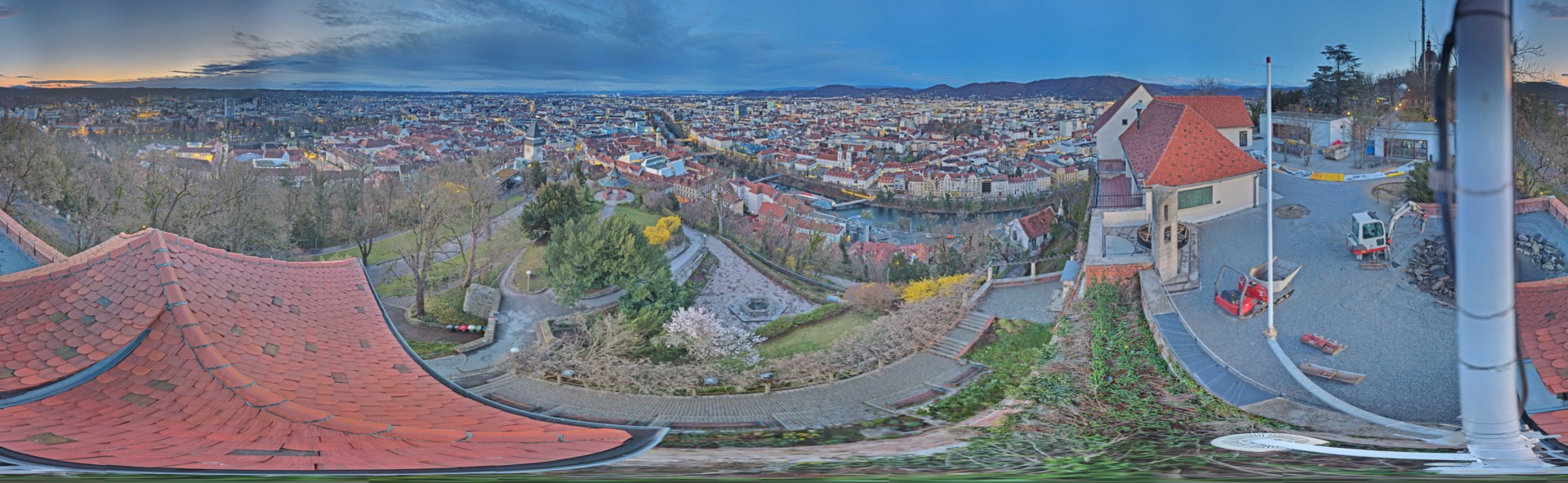 Archiv Foto Webcam Graz: Panorama vom Schlossberg