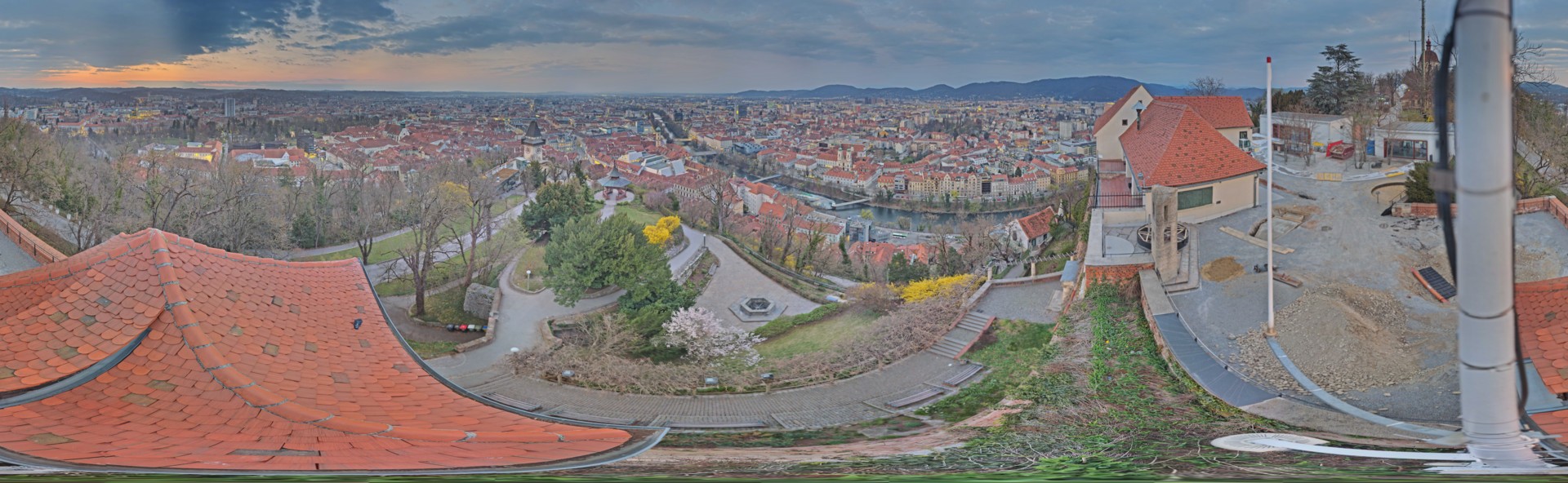 Archiv Foto Webcam Graz: Panorama vom Schlossberg