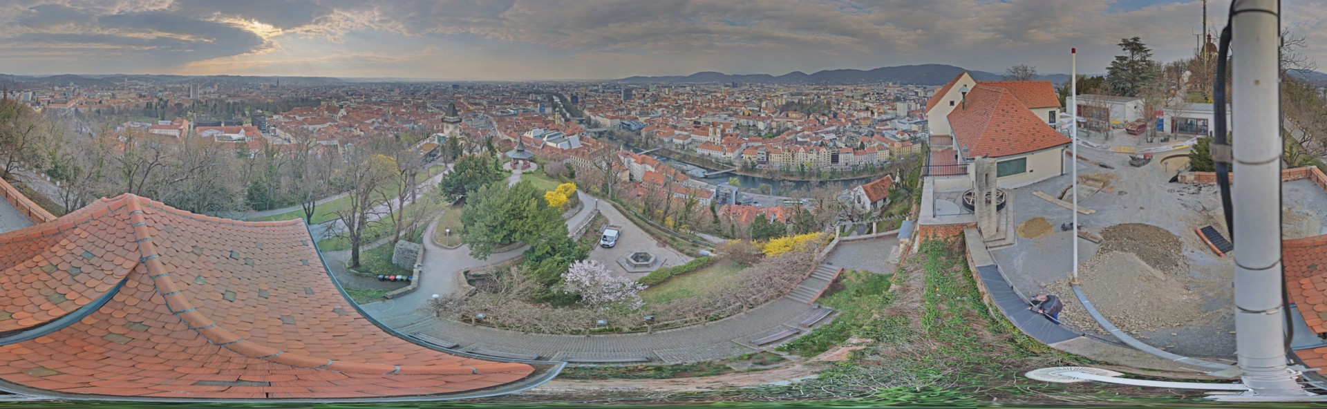 Archiv Foto Webcam Graz: Panorama vom Schlossberg