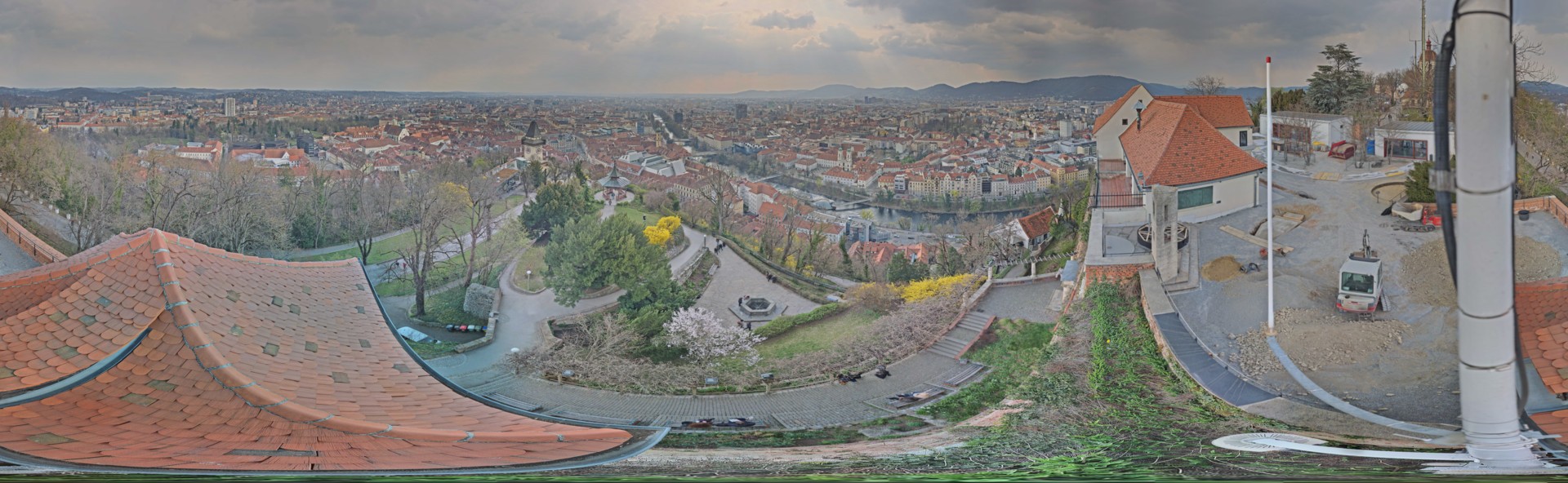 Archiv Foto Webcam Graz: Panorama vom Schlossberg
