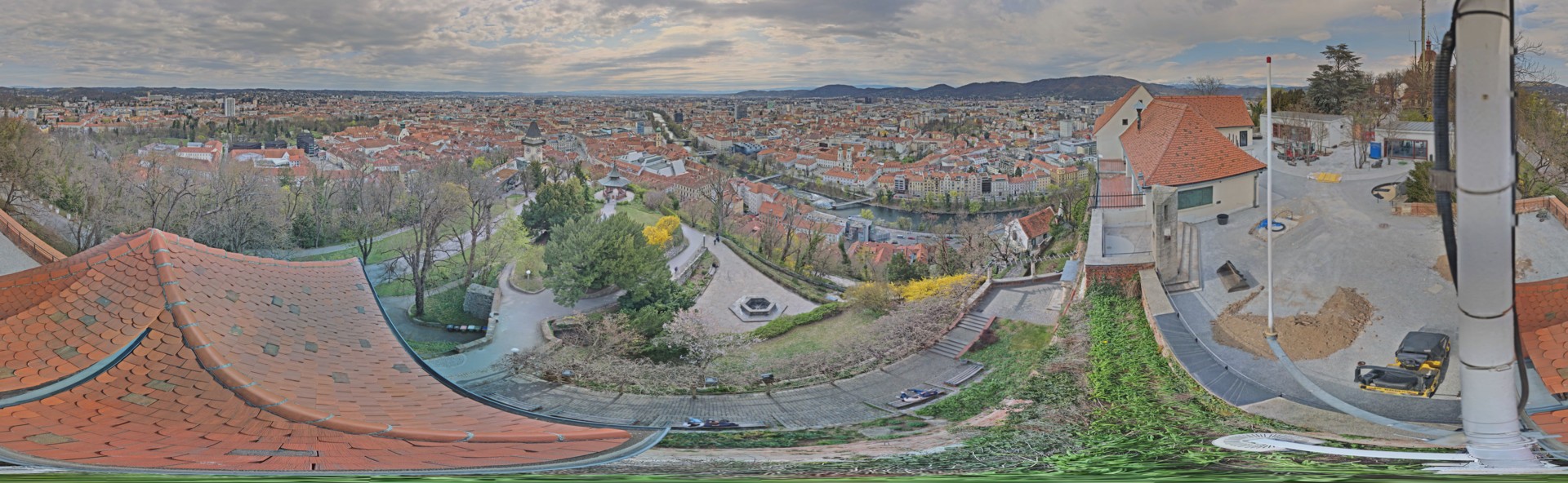 Archiv Foto Webcam Graz: Panorama vom Schlossberg