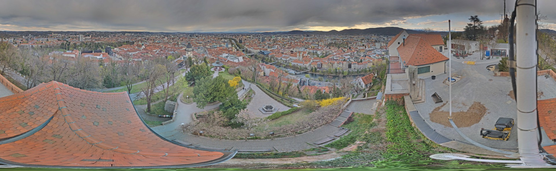 Archiv Foto Webcam Graz: Panorama vom Schlossberg