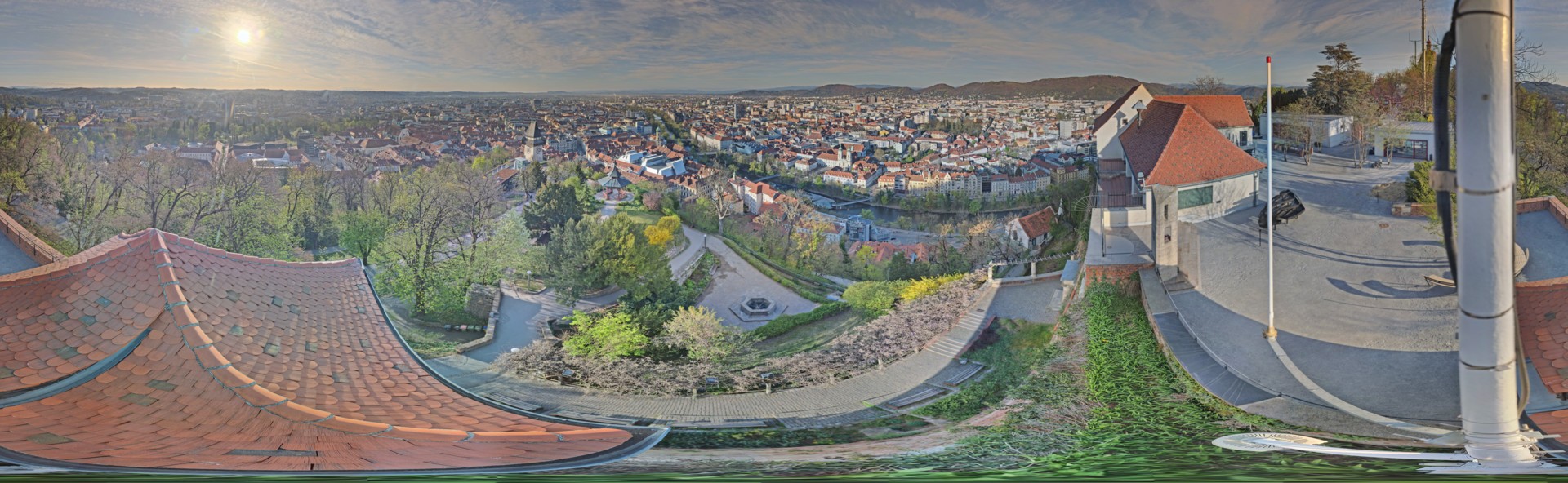 Archiv Foto Webcam Graz: Panorama vom Schlossberg