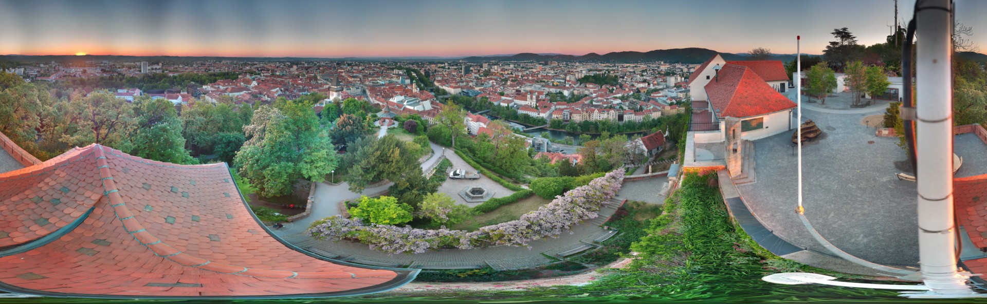 Archiv Foto Webcam Graz: Panorama vom Schlossberg