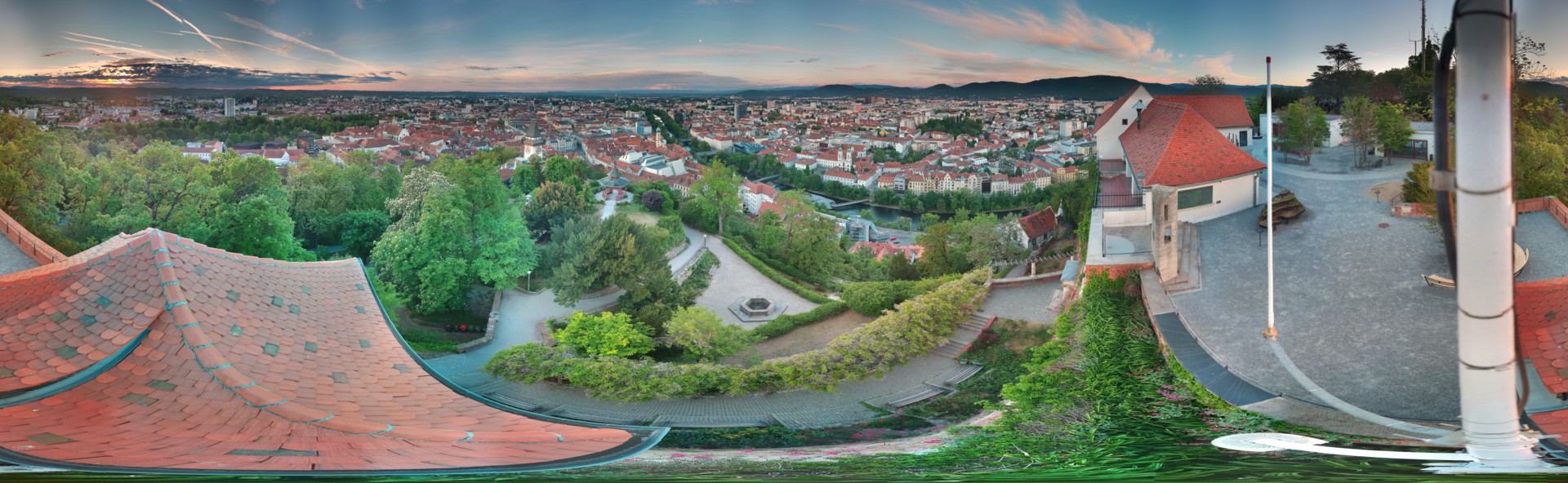 Archiv Foto Webcam Graz: Panorama vom Schlossberg