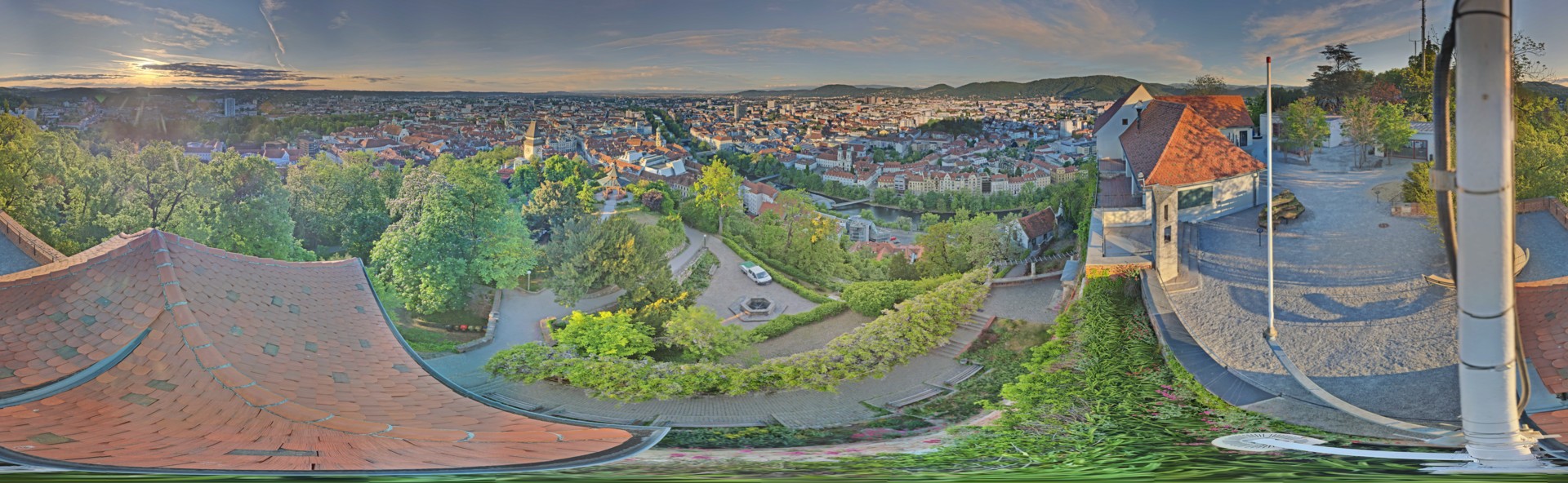 Archiv Foto Webcam Graz: Panorama vom Schlossberg