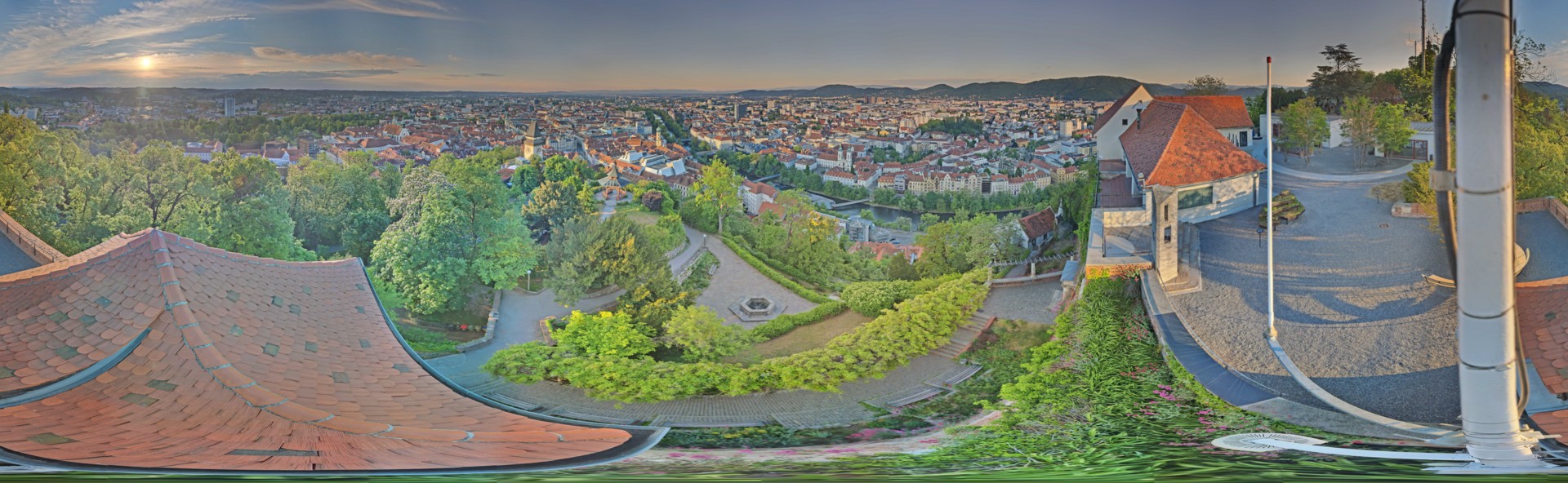Archiv Foto Webcam Graz: Panorama vom Schlossberg