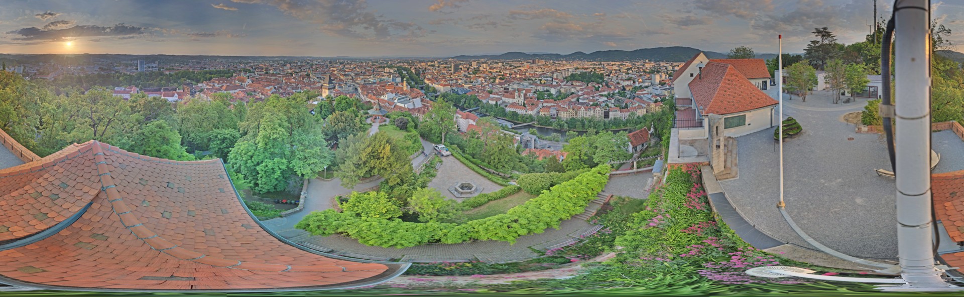 Archiv Foto Webcam Graz: Panorama vom Schlossberg