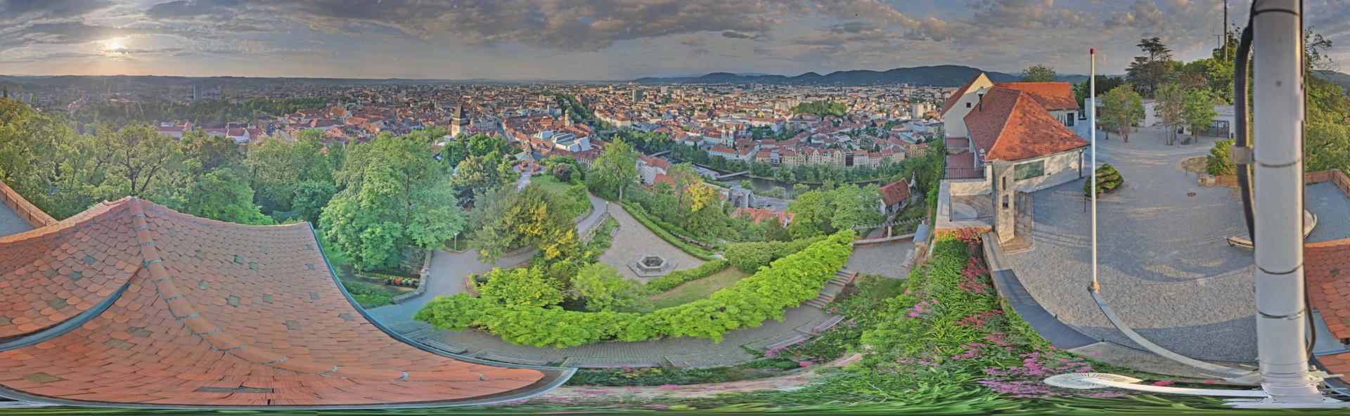 Archiv Foto Webcam Graz: Panorama vom Schlossberg