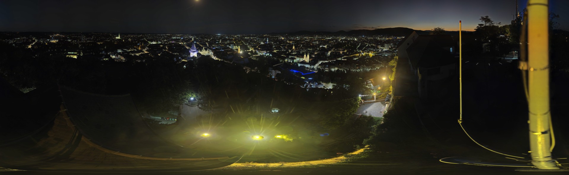Archiv Foto Webcam Graz: Panorama vom Schlossberg