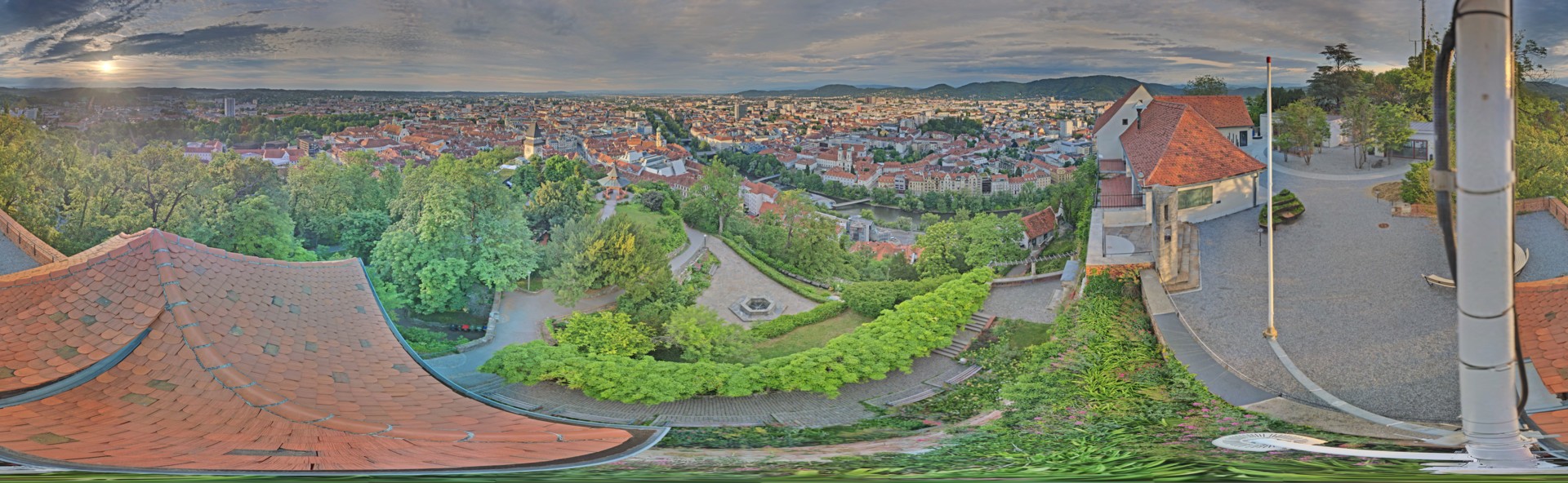 Archiv Foto Webcam Graz: Panorama vom Schlossberg
