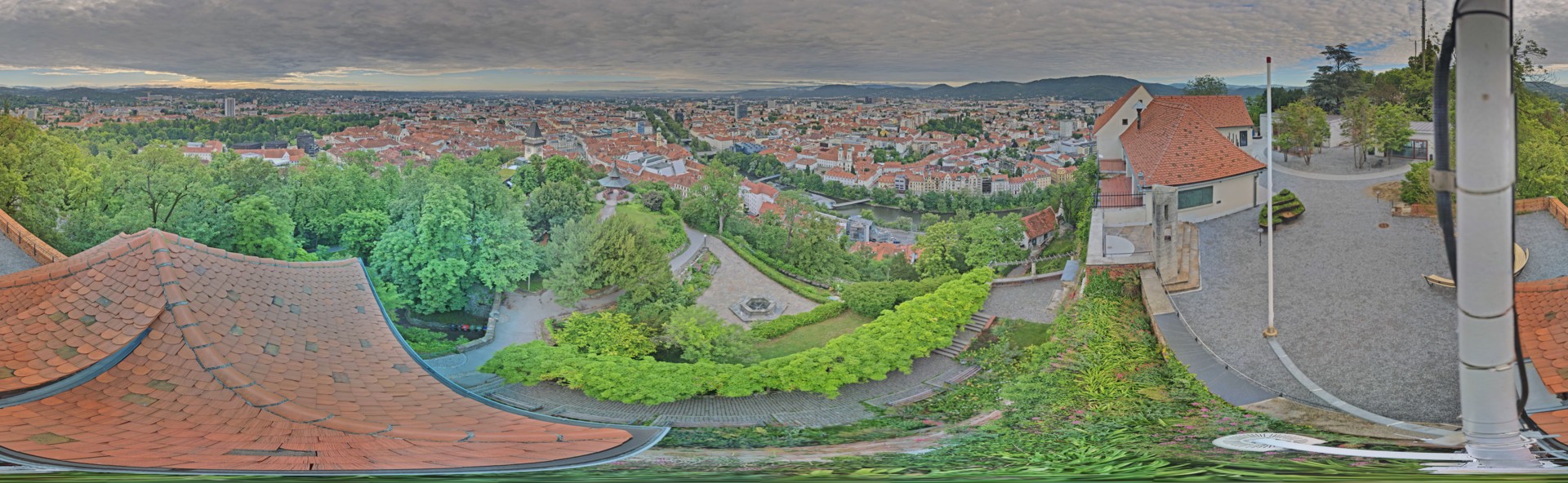 Archiv Foto Webcam Graz: Panorama vom Schlossberg