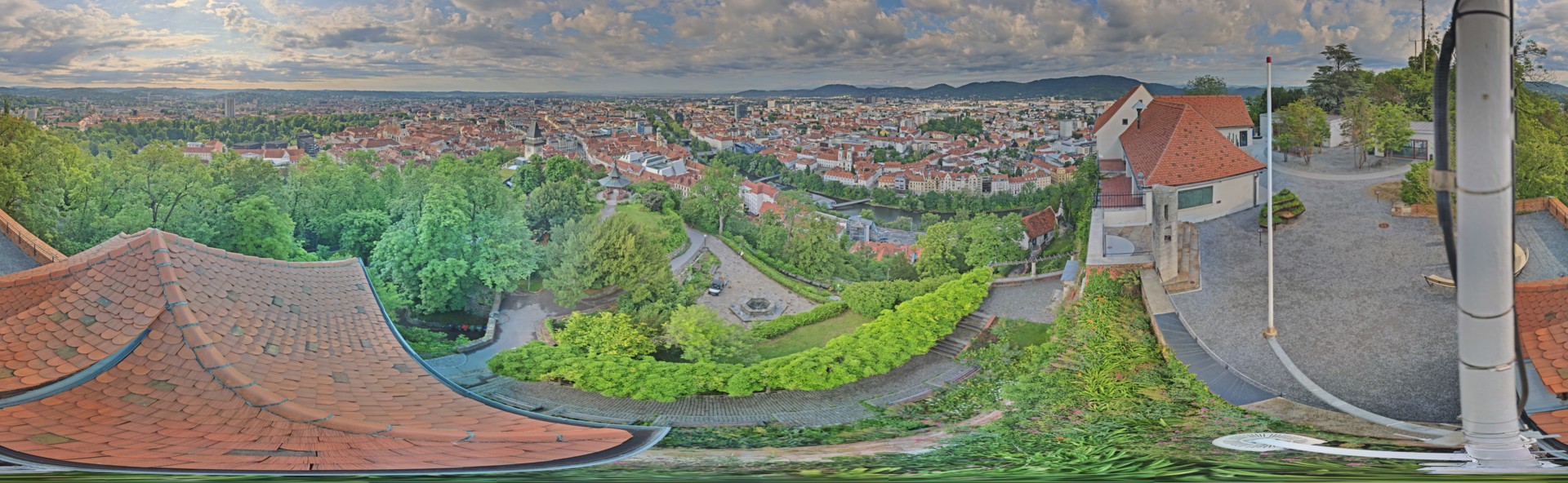 Archiv Foto Webcam Graz: Panorama vom Schlossberg