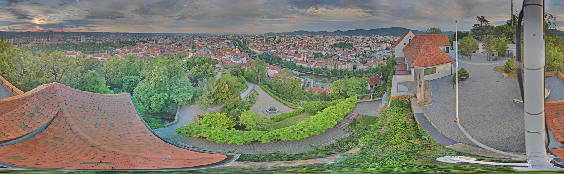 Archiv Foto Webcam Graz: Panorama vom Schlossberg