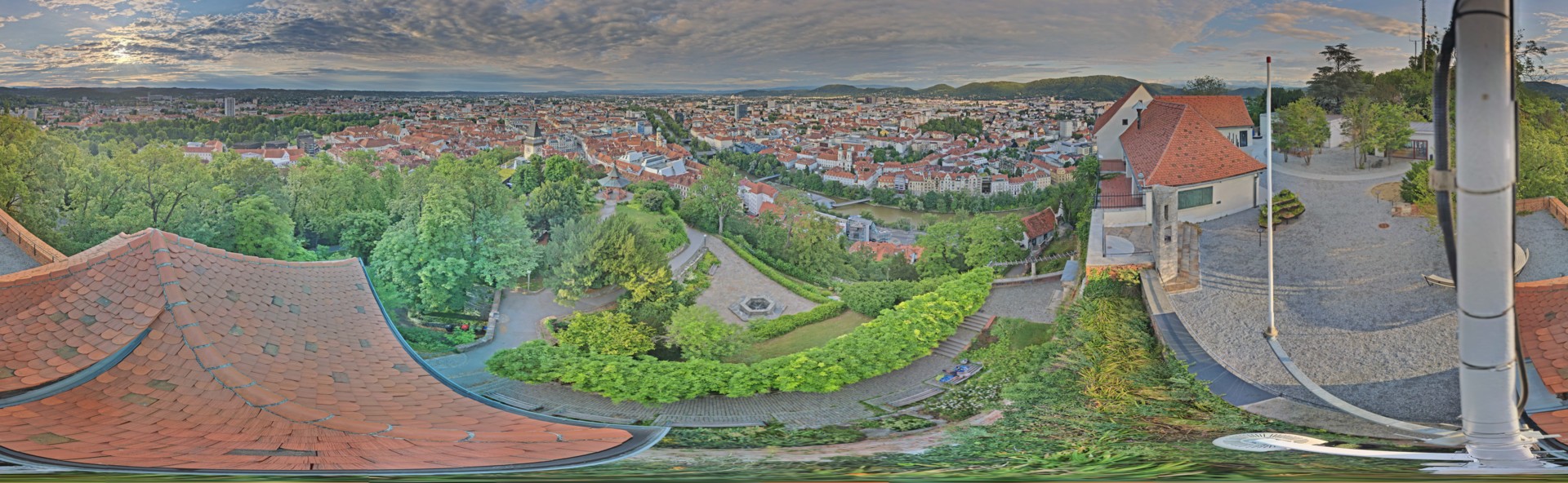 Archiv Foto Webcam Graz: Panorama vom Schlossberg